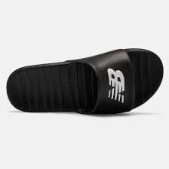 BRAND NEW men new balance black slippers / slides / sandals size US 9 - Picture 3 of 7